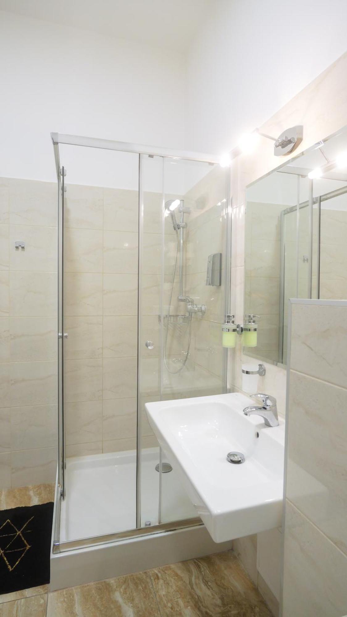 Premium City Centre Bedrooms เปรเชา ภายนอก รูปภาพ